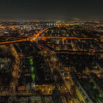 Blick auf die nächtliche Münchner Innenstadt - Drohnenfoto